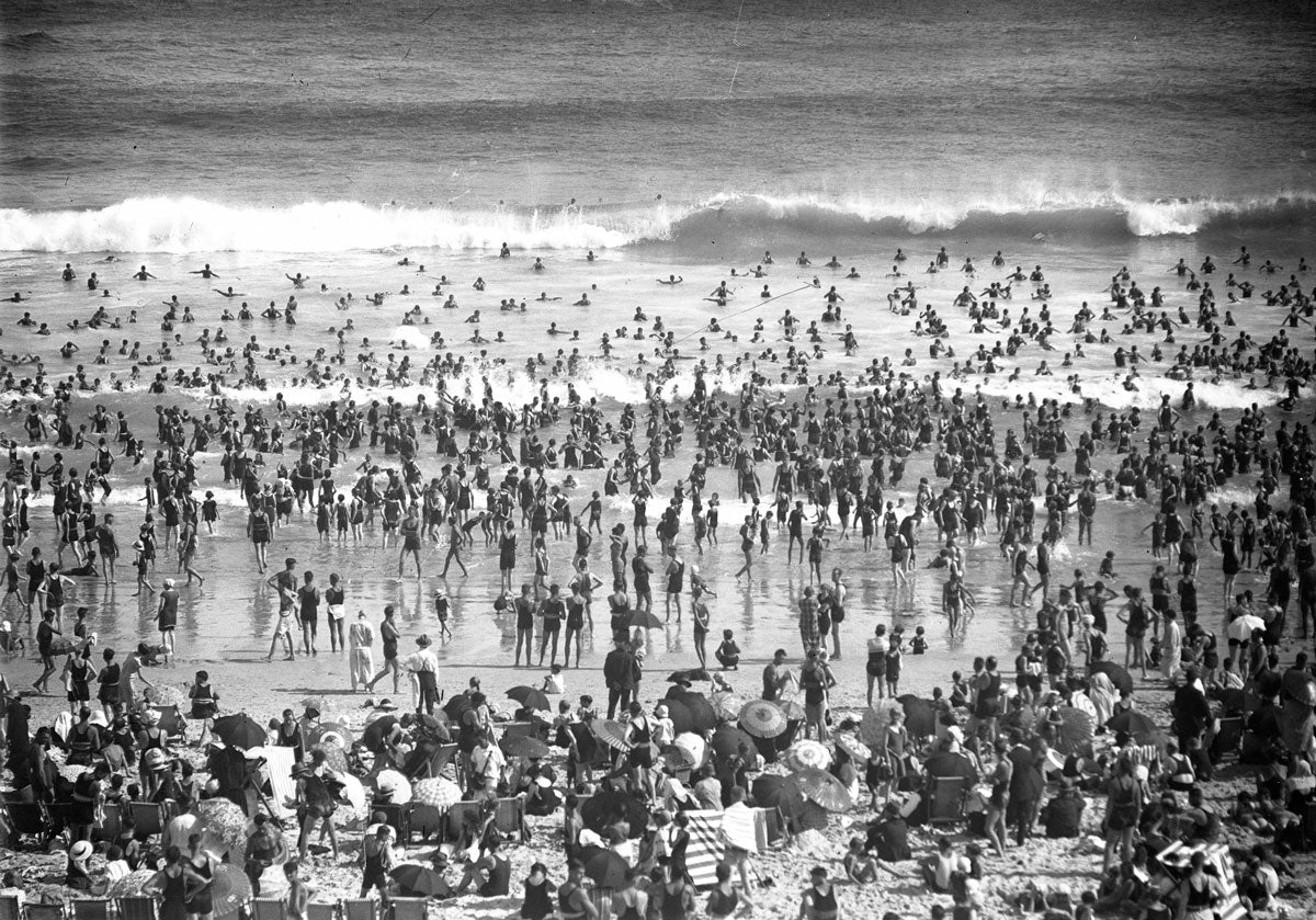 Big Crowds on Bondi, 1930s